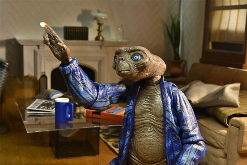 NECA - E.T. 40TH ANNIVERSARY TELEPATHIC ULTIMATE