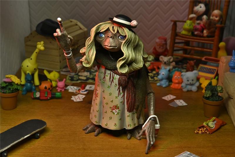 NECA - E.T. 40TH ANNIVERSARY DRESS-UP ULTIMATE