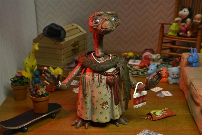 NECA - E.T. 40TH ANNIVERSARY DRESS-UP ULTIMATE