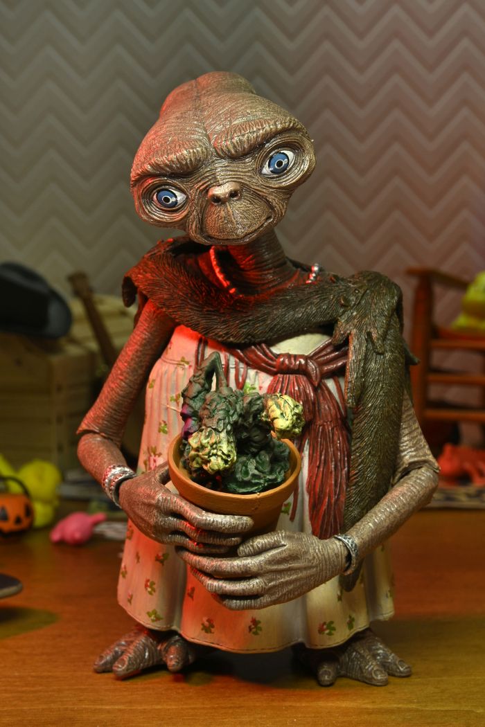 NECA - E.T. 40TH ANNIVERSARY DRESS-UP ULTIMATE