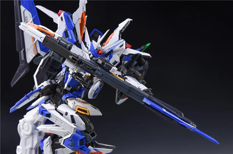 1/100 GENESIS MODEL KIT COLLECTOR VERSION
