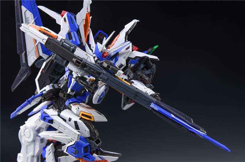 1/100 GENESIS MODEL KIT COLLECTOR VERSION