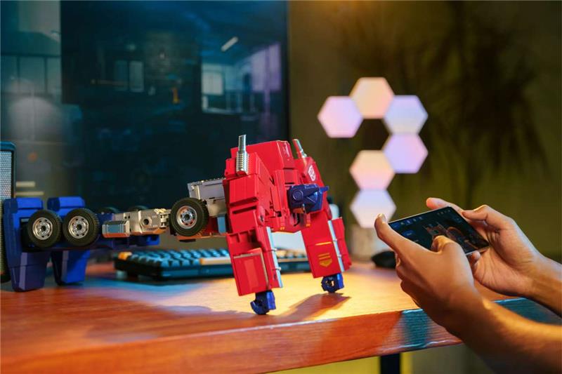 TRANSFORMERS OPTIMUS PRIME ELITE ROBOSEN FIGURE