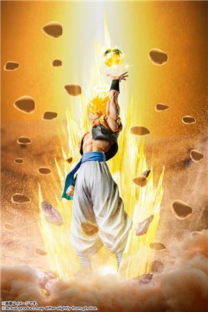 bandai-figuarts-zero-dragon-ball-z-super-saiyan-gogeta-resurrect-2023-excl