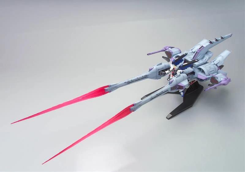 1/144 HG METEOR UNIT CON FREEDOM GUNDAM