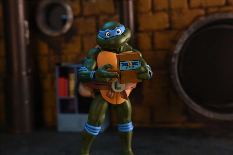 NECA - TMNT CARTOON ULTIMATE LEONARDO VHS