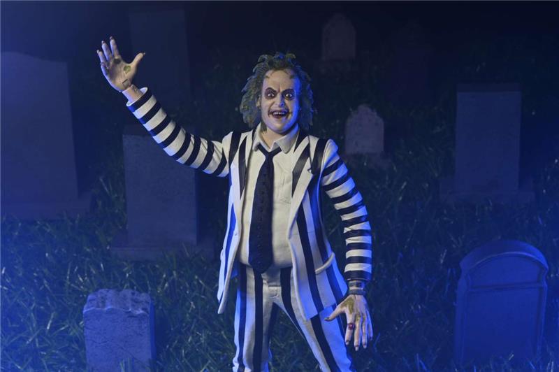 NECA - BEETLEJUICE 1988 BLACK WHITE SUIT