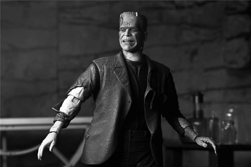 NECA - UM BRIDE FRANKENSTEIN MONSTER ULT B&W