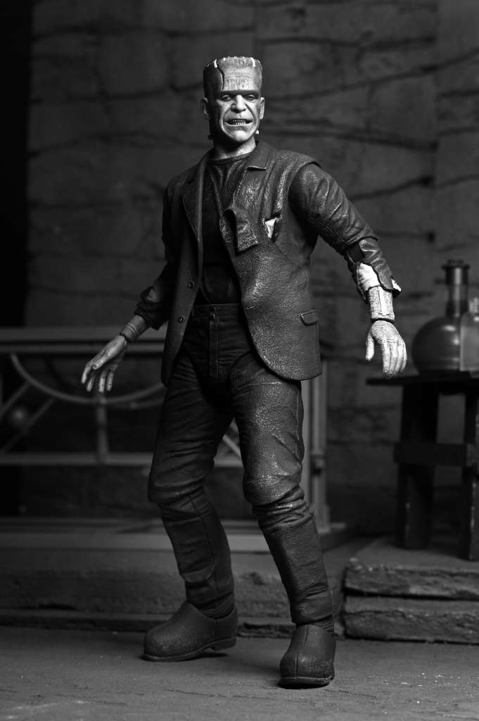 NECA - UM BRIDE FRANKENSTEIN MONSTER ULT B&W
