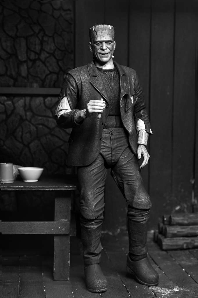 NECA - UM BRIDE FRANKENSTEIN MONSTER ULT B&W