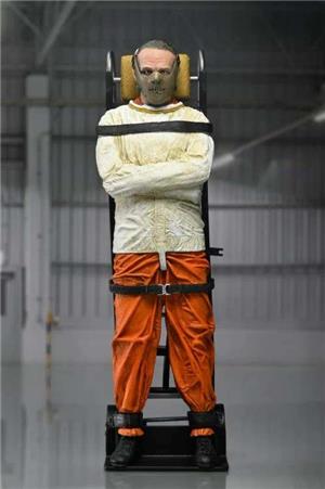 neca-silence-of-the-lamb-dr-hannibal-lecter-masked