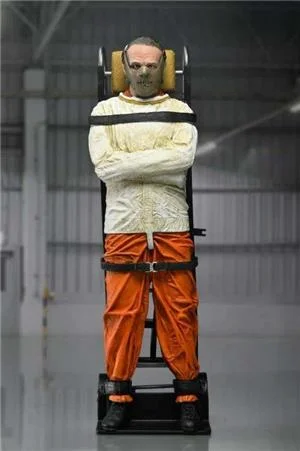 neca-silence-of-the-lamb-dr-hannibal-lecter-masked