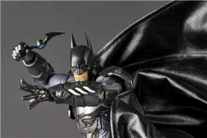 kaiyodo-revoltech-ay-batman-arkham-knight