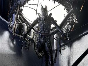 neca alien romulus deluxe suspended lab xenomorph xx121
