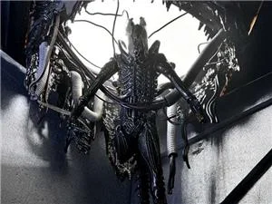 neca-alien-romulus-deluxe-suspended-lab-xenomorph-xx121