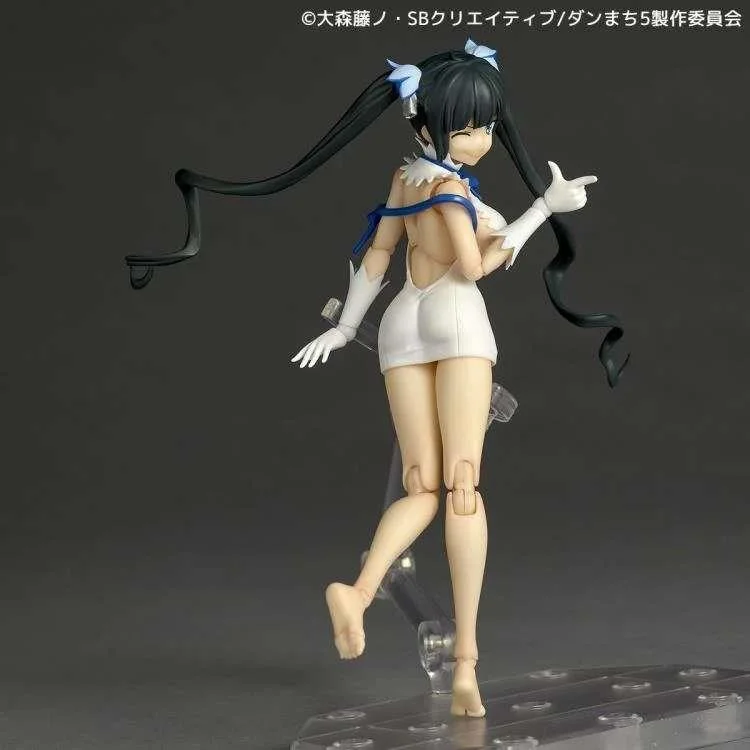 REVOLTECH DANMACHI (IS IT WRONG TO TRY TO PICK UP GIRLS IN A DUNGEON?) HESTIA