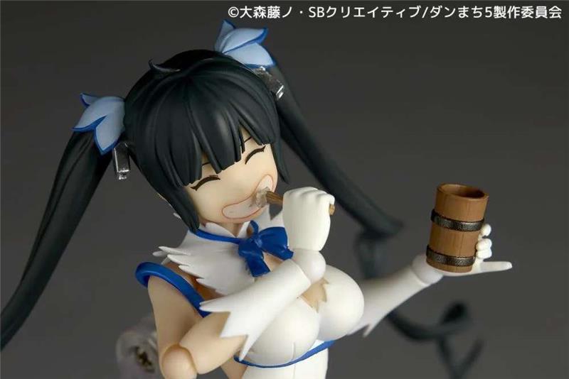 REVOLTECH DANMACHI (IS IT WRONG TO TRY TO PICK UP GIRLS IN A DUNGEON?) HESTIA