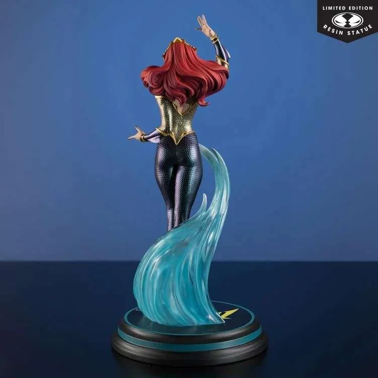 DC COVER GIRLS MERA BY CAMPBELL STATUE