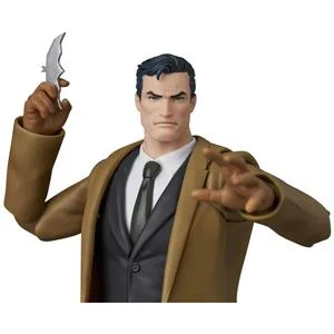 medicom-toy-mafex-bruce-wayne-batman-hush-ver