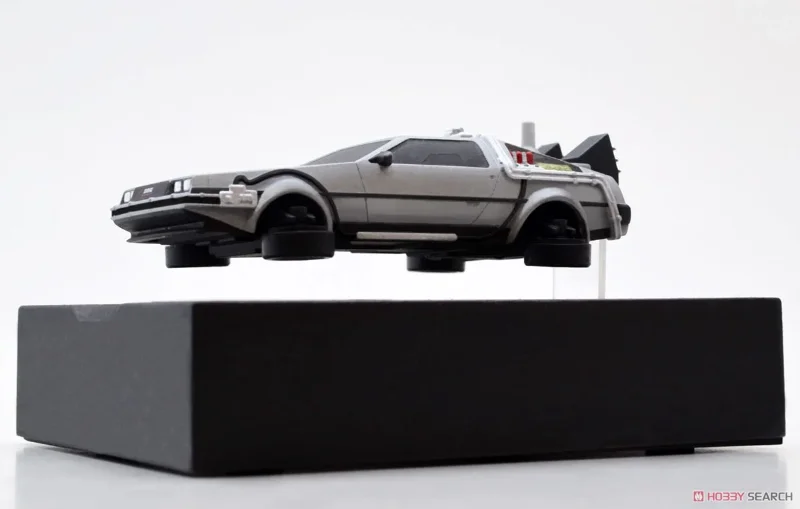 BACK TO THE FUTURE 2 TIME MACHINE FLOATING PLASTIC MODEL