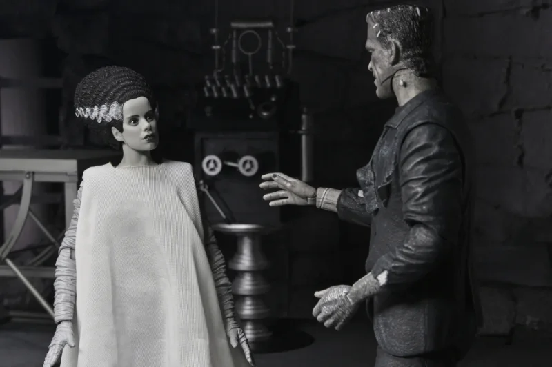 UNIVERSAL MONSTERS BRIDE OF FRANKENSTEIN 90TH MONSTER & HIS MATE B&W 2PACK