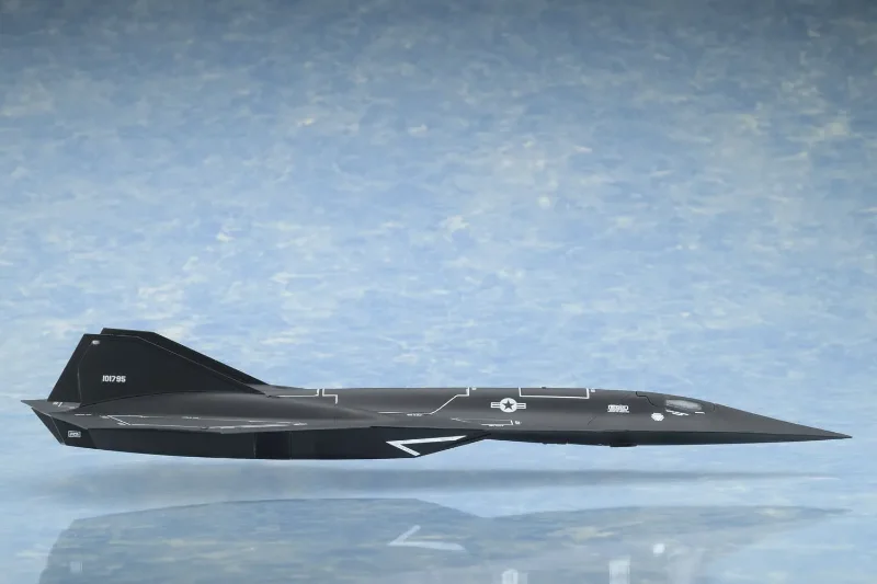TOP GUN MAVERICK DARK STAR 1/72 MODEL KIT