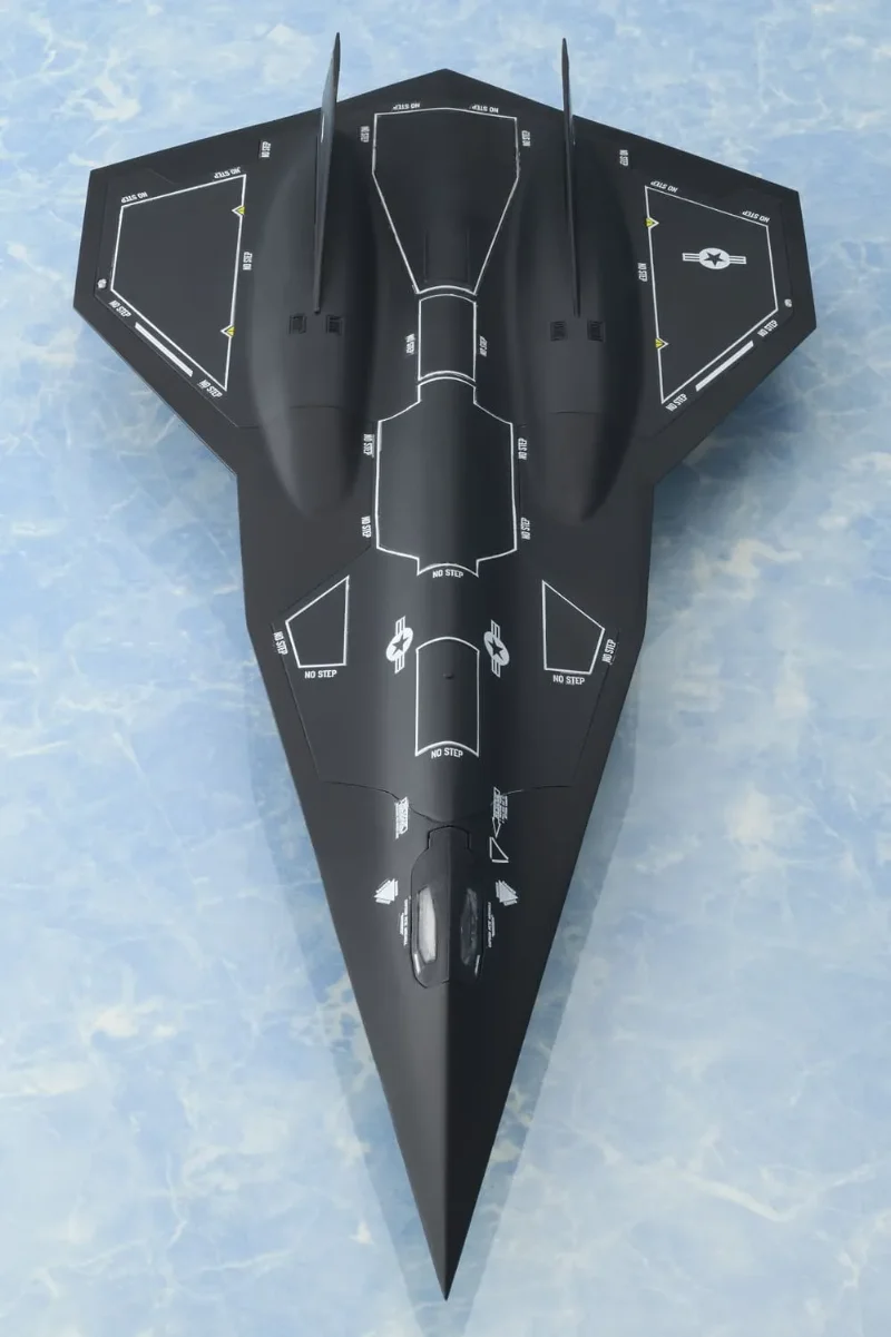 TOP GUN MAVERICK DARK STAR 1/72 MODEL KIT