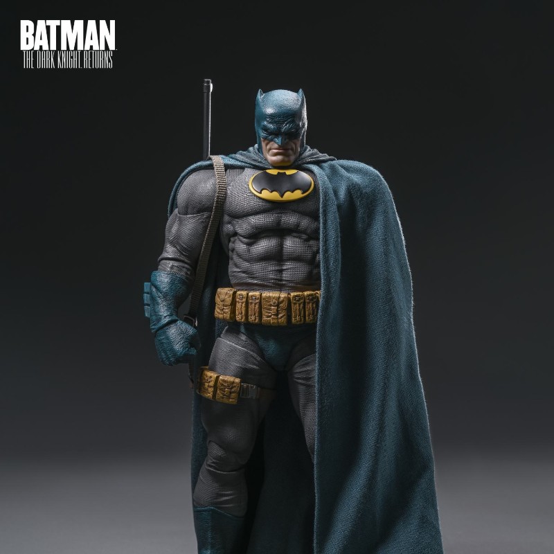 BATMAN THE DARK KNIGHT RETURNS BLUE SUIT 1/12 ACTION FIGURE