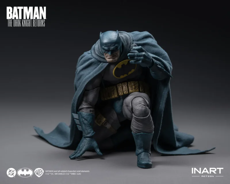 BATMAN THE DARK KNIGHT RETURNS BLUE SUIT 1/12 ACTION FIGURE