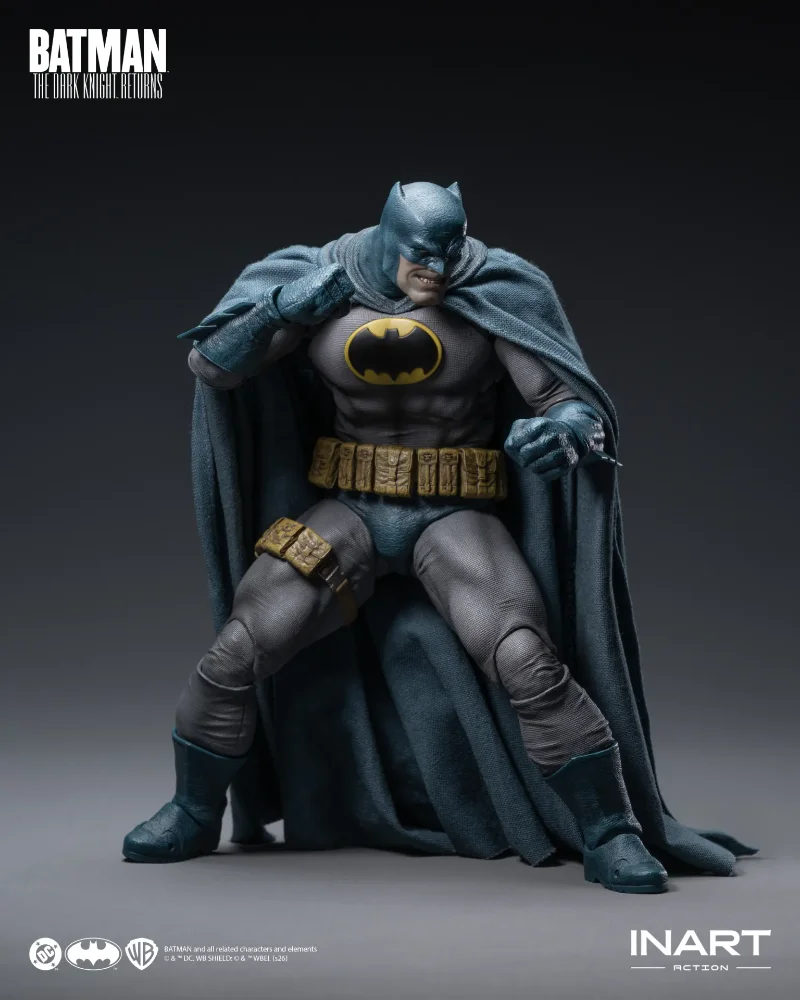 BATMAN THE DARK KNIGHT RETURNS BLUE SUIT 1/12 ACTION FIGURE
