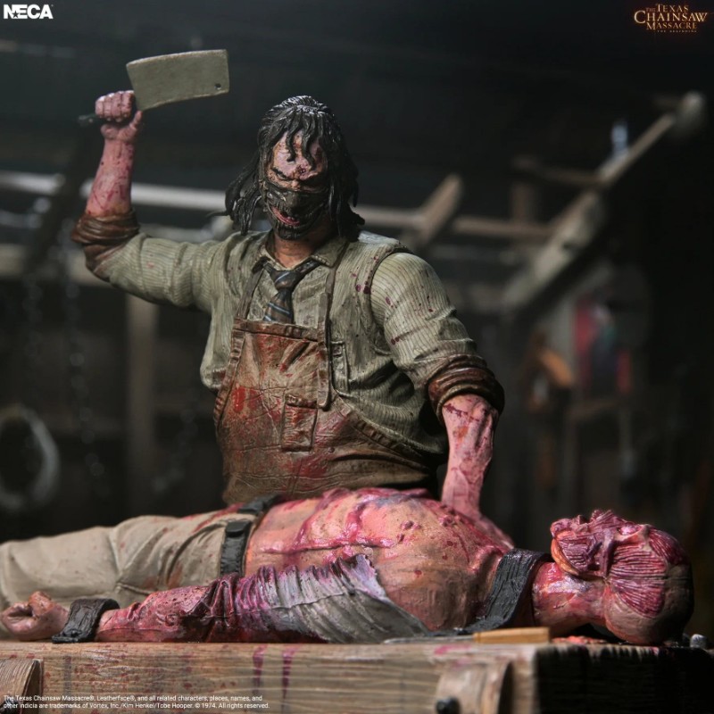 THE TEXAS CHAINSAW MASSACRE THE BEGINNING SLUAGHTERHOUSE ACTION FIGURE BOX SET