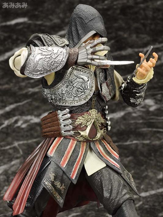 PLAY ARTS KAI ASSASSIN CREED - EZIO