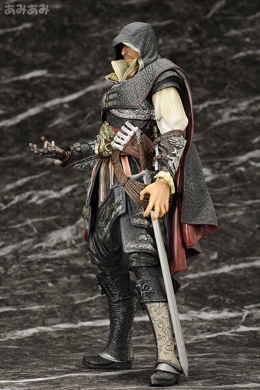 PLAY ARTS KAI ASSASSIN CREED - EZIO