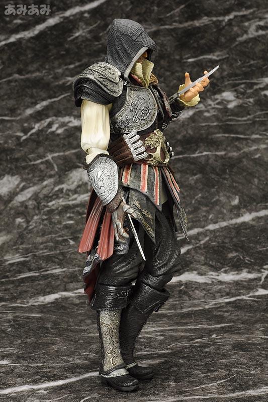 PLAY ARTS KAI ASSASSIN CREED - EZIO