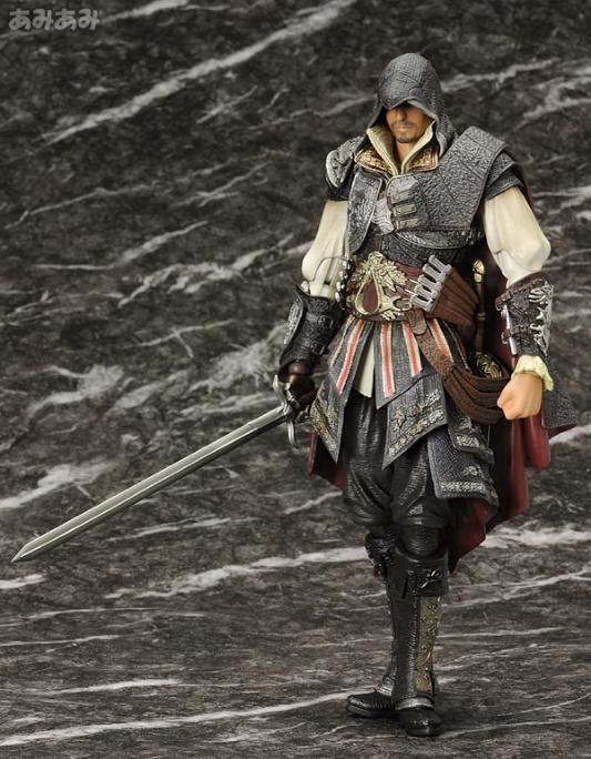 PLAY ARTS KAI ASSASSIN CREED - EZIO