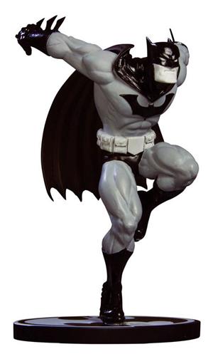 BATMAN BLACK AND WHITE STATUE (MCGUINNES)