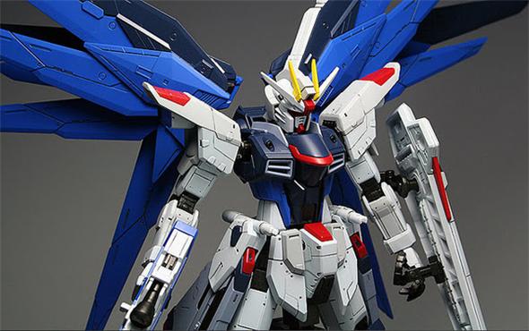 1/144 RG - 005 FREEDOM GUNDAM