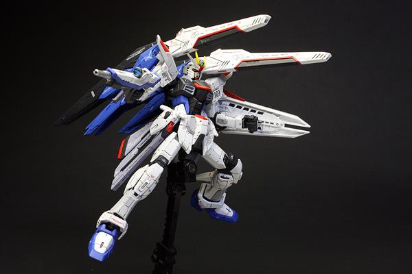 1/144 RG - 005 FREEDOM GUNDAM