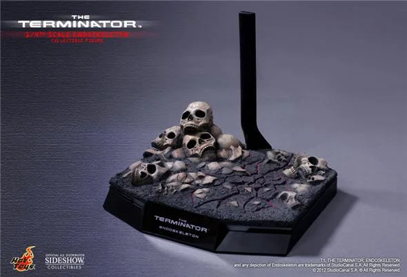 1/4 PREMIUM FIGURE HOT TOYS - TERMINATOR ENDOSKELETON
