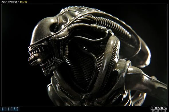 ALIENS ALIEN WARRIOR STATUE