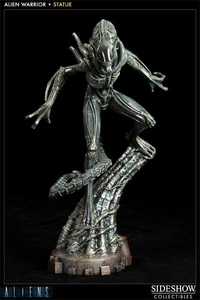 ALIENS ALIEN WARRIOR STATUE