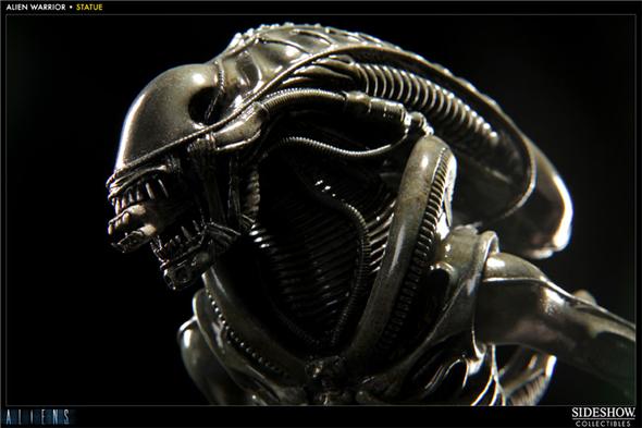 ALIENS ALIEN WARRIOR STATUE