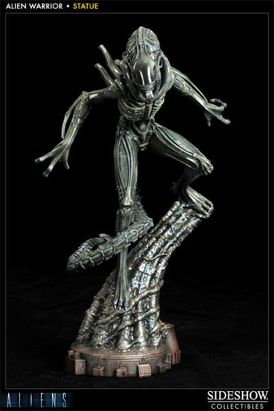 ALIENS ALIEN WARRIOR STATUE