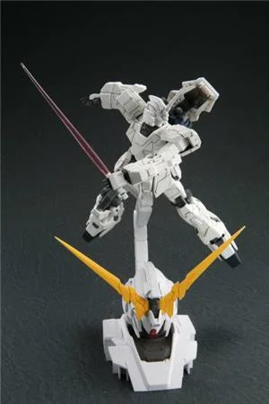 bandai-model-kit-hguc-limited-gundam-unicorn-rx0-unicrn-head