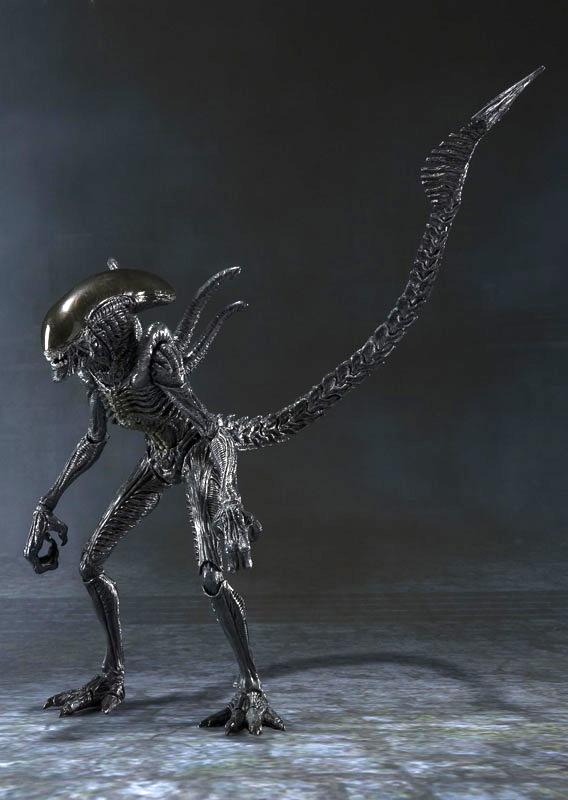 SH MONSTERARTS - MONSTERARTS AVP ALIEN WARRIOR
