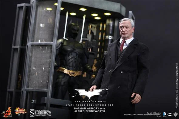 1/6 HOT TOYS - BATMAN ARMORY WITH ALFRED