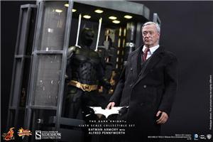 1/6 HOT TOYS - BATMAN ARMORY WITH ALFRED