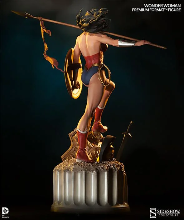 WONDER WOMAN PREMIUM FORMAT FIGURE
