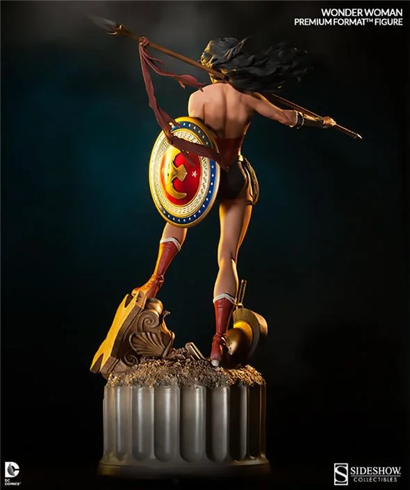 WONDER WOMAN PREMIUM FORMAT FIGURE