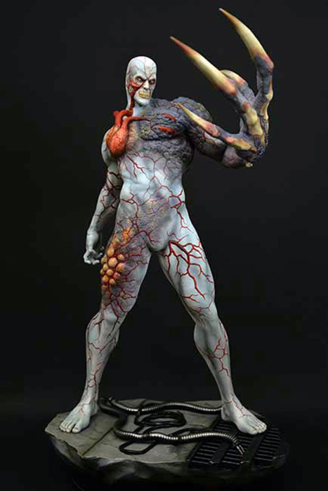 RESIDENT EVIL TYRANT STATUE